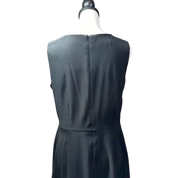 Black and White Color Block Dress With Gold Accents Size 12 - Picture 3 of 8